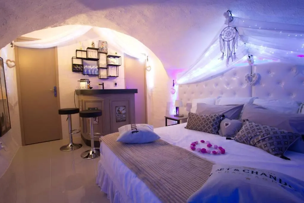 Les Secrets d'Alcôve, nuitées Romantiques avec SPA Aix-en-Provence Apartamento